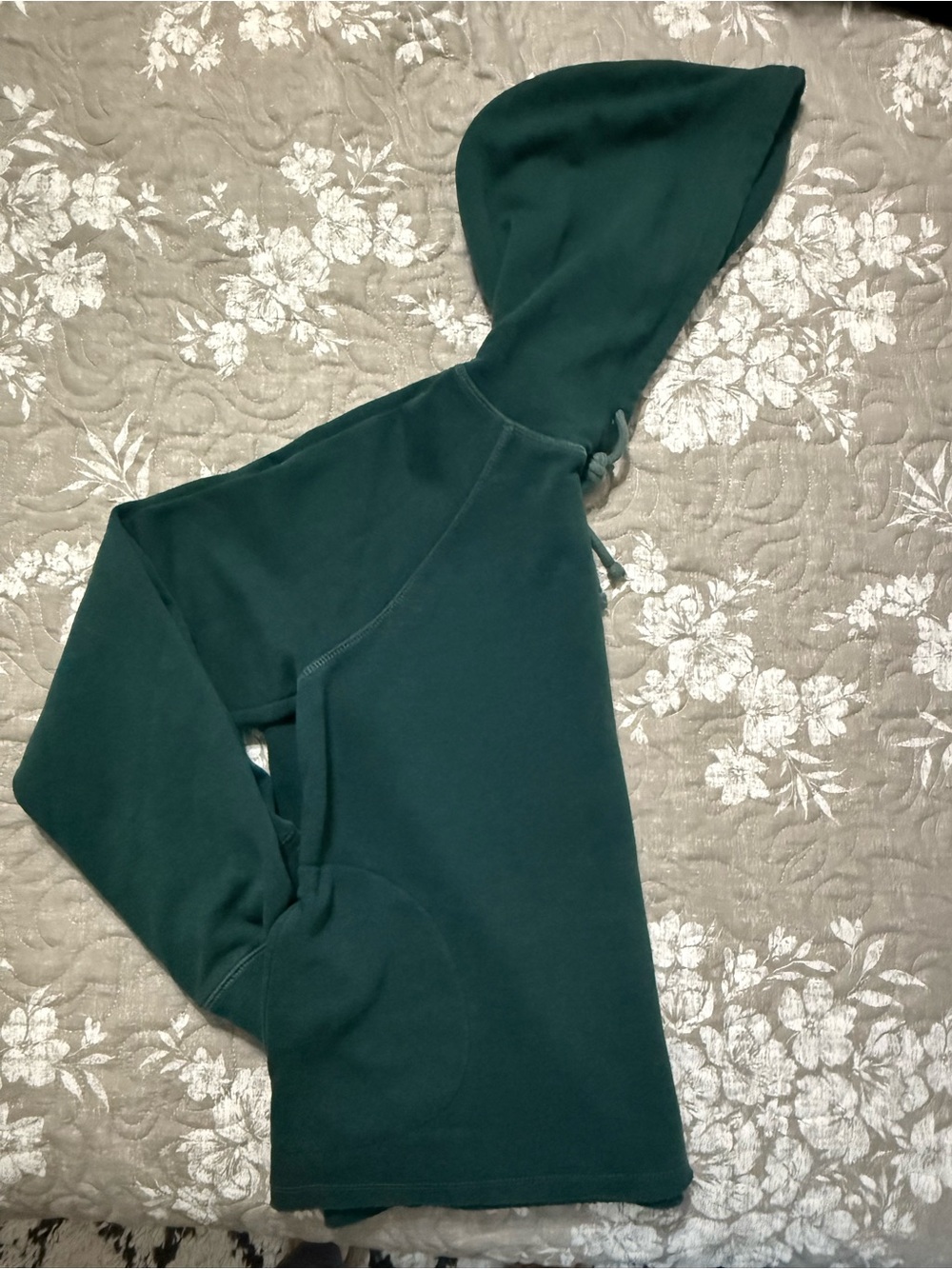 Sweatshirt.